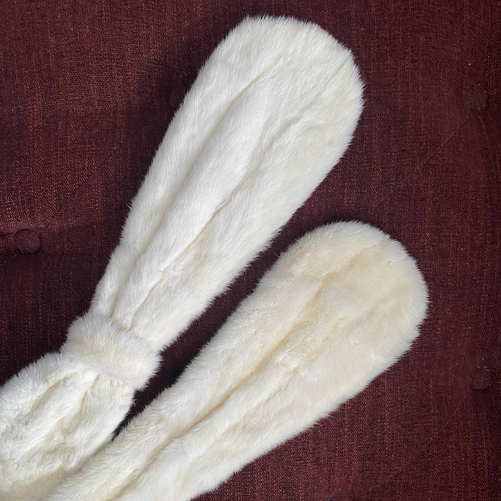 Vintage cream fur stole or scarf